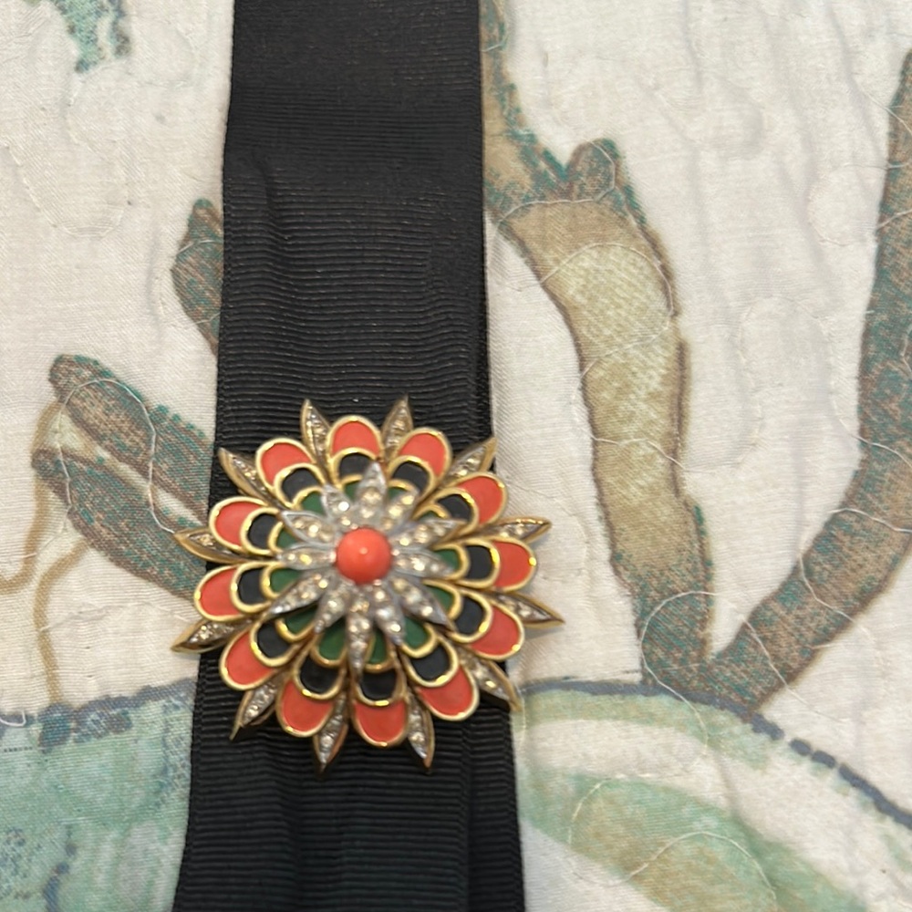 Elegant Multicolor Floral Brooch